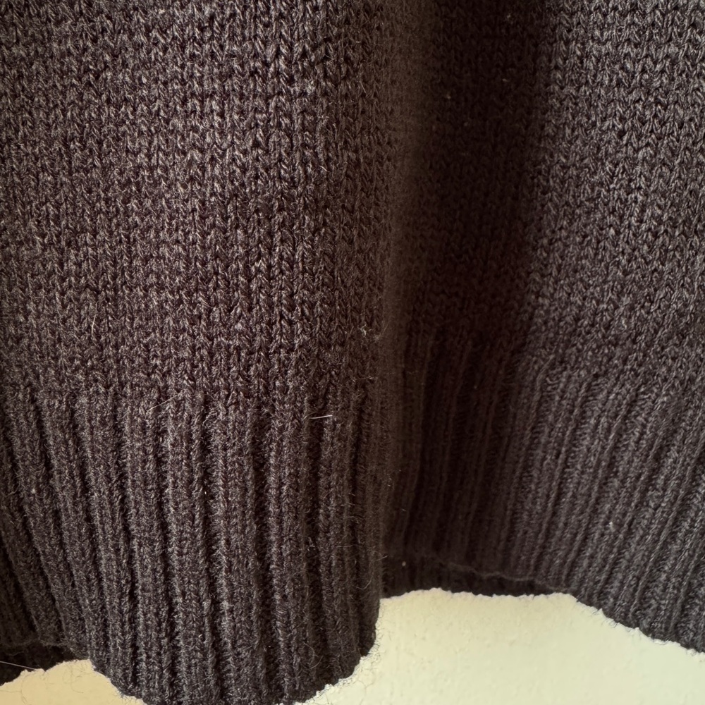 Elegant Black Crew Neck Sweater - Picture 2 of 6
